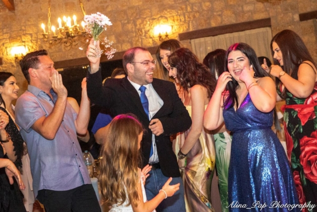 φωτογράφηση γάμου σπάτα στον Ιερό Ναό Φανερωμένης Αμπελοκήπων (13)