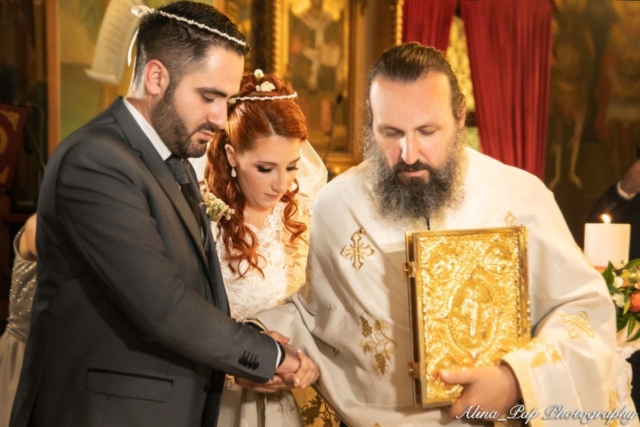 φωτογράφηση γάμου σπάτα στον Ιερό Ναό Φανερωμένης Αμπελοκήπων (51)